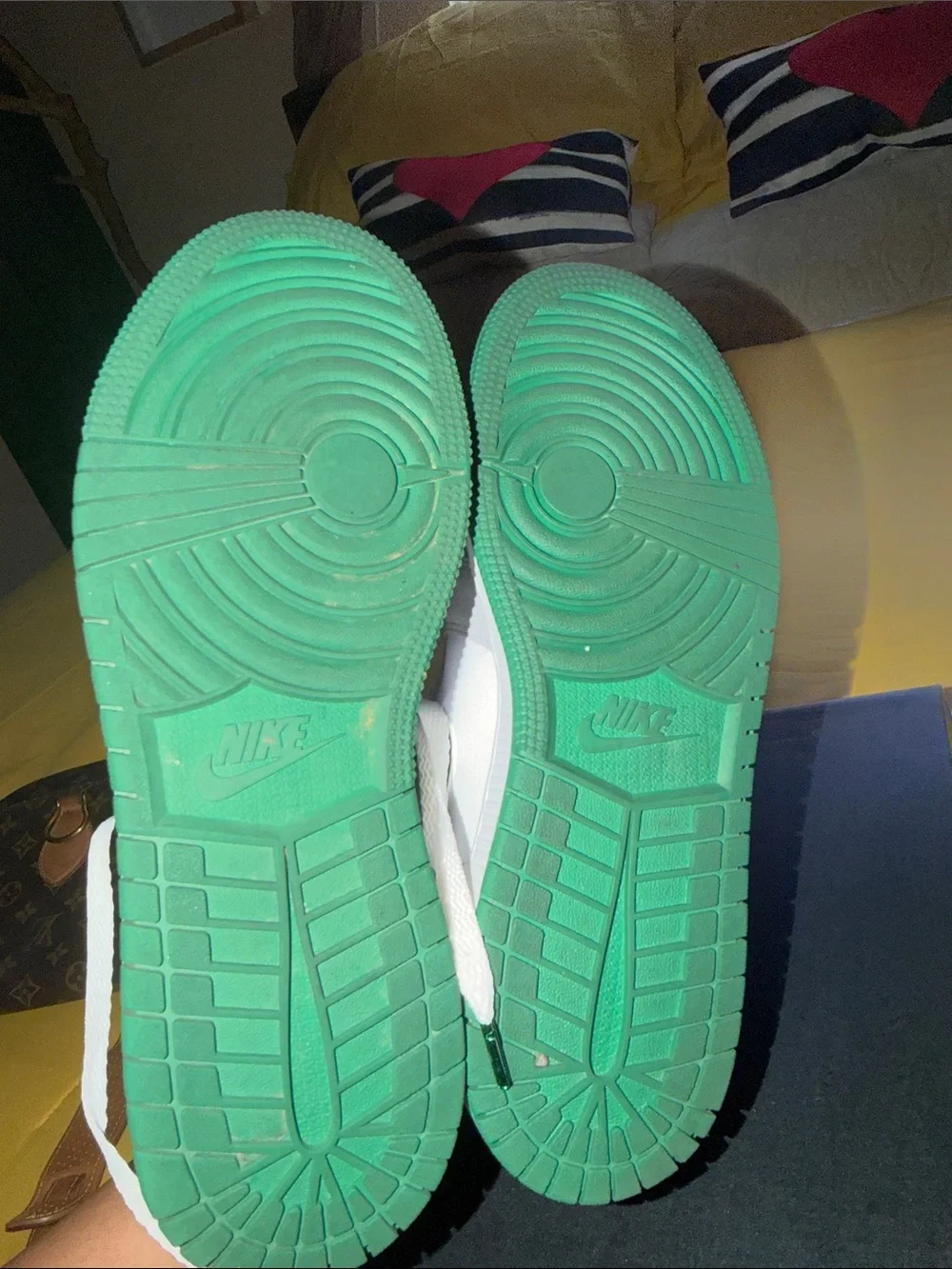 Nike White and Green Low-Top Sneakers